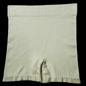 SKIMS‎ Stretch Rib Short NEW Bone S/M